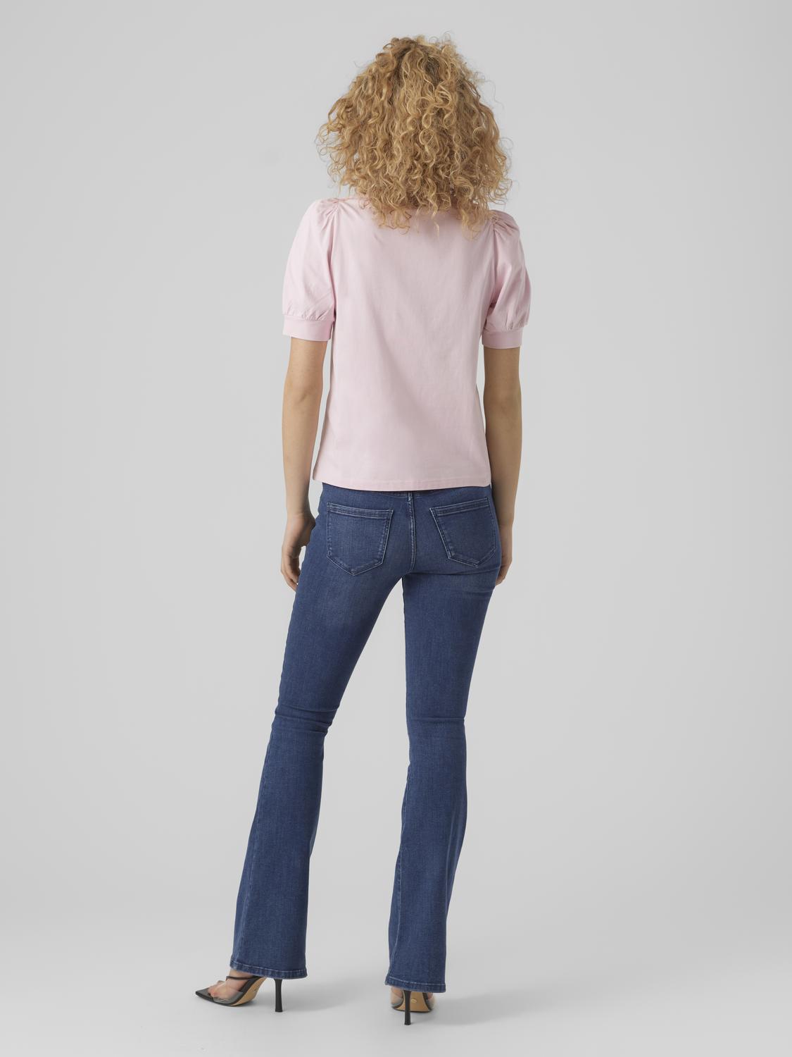 model_shot-back